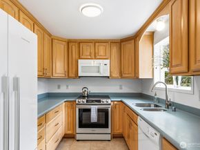 3302 177th Place SW, Lynnwood WA 98037