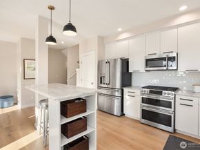 1936 17th Avenue NE, Issaquah WA 98029