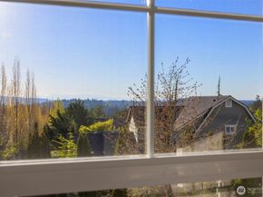 1936 17th Avenue NE, Issaquah WA 98029