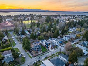 2931 39th Avenue SW, Seattle WA 98116