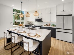 2931 39th Avenue SW, Seattle WA 98116