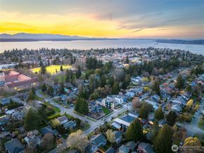 2931 39th Avenue SW, Seattle WA 98116