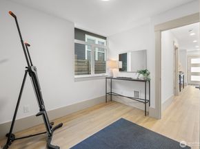 2931 39th Avenue SW, Seattle WA 98116