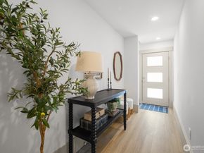 2931 39th Avenue SW, Seattle WA 98116