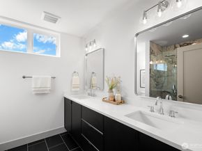 2931 39th Avenue SW, Seattle WA 98116