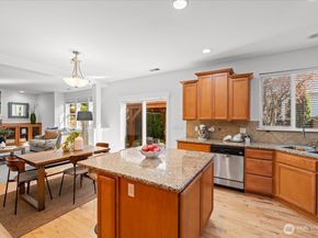 5221 NE 7th Place, Renton WA 98059