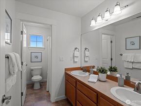 5221 NE 7th Place, Renton WA 98059