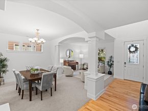 5221 NE 7th Place, Renton WA 98059