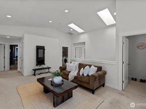 5221 NE 7th Place, Renton WA 98059