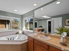 5221 NE 7th Place, Renton WA 98059