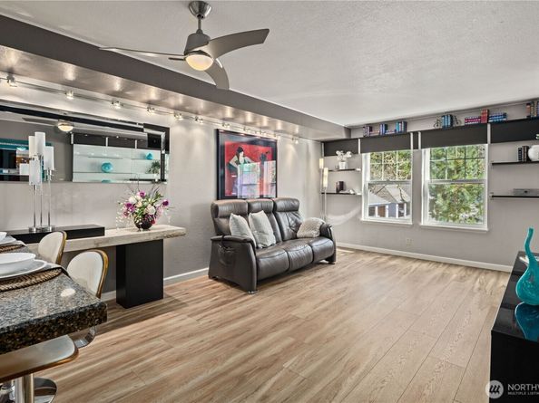 3941 226th Place SE 209, Issaquah WA 98029