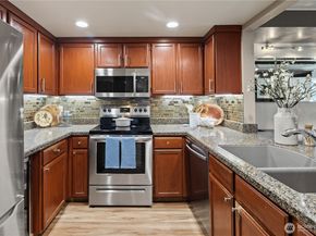 3941 226th Place SE 209, Issaquah WA 98029