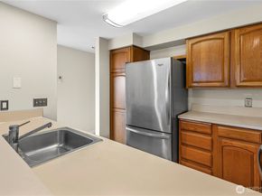 1301 S Puget Drive A16, Renton WA 98055