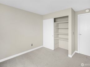 1301 S Puget Drive A16, Renton WA 98055