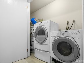 1301 S Puget Drive A16, Renton WA 98055