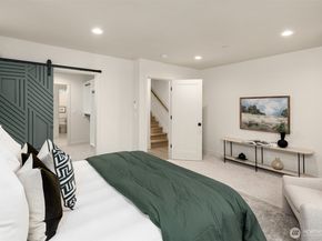 1615 N 50th Street C, Seattle WA 98103