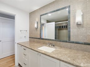 37 Tatoosh Ky, Bellevue WA 98006