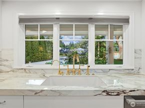 37 Tatoosh Ky, Bellevue WA 98006