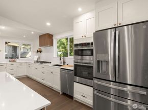 10811 NE 154th Court, Bothell WA 98011