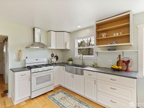 3550 NW Mountain View Road, Silverdale WA 98383