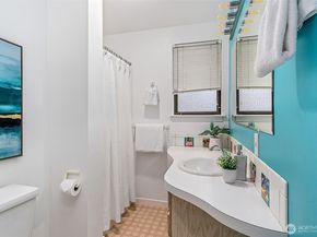 555 Galer Street, Seattle WA 98109