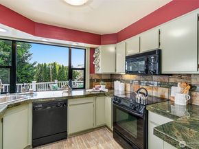 555 Galer Street, Seattle WA 98109