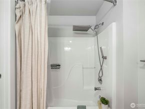 1101 37th Street SE 301, Auburn WA 98002