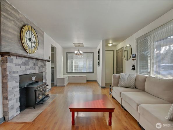 208 M Street SE, Auburn WA 98002