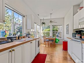 23301 60th Place S 76, Kent WA 98032