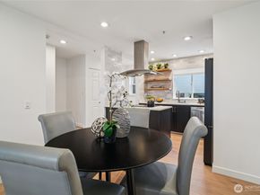 127 25th Avenue E B, Seattle WA 98112