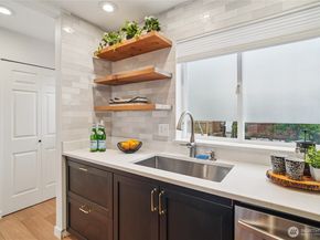 127 25th Avenue E B, Seattle WA 98112