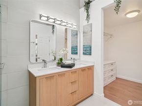 127 25th Avenue E B, Seattle WA 98112