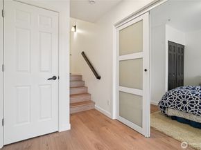 127 25th Avenue E B, Seattle WA 98112