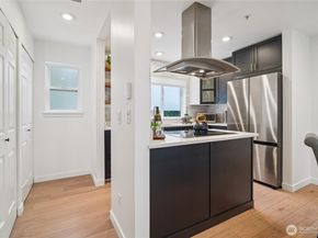 127 25th Avenue E B, Seattle WA 98112