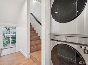 127 25th Avenue E B, Seattle WA 98112