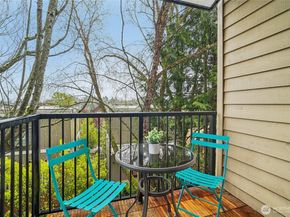 127 25th Avenue E B, Seattle WA 98112