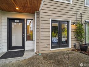 127 25th Avenue E B, Seattle WA 98112