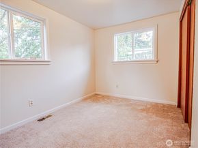 110 N 201st Street, Shoreline WA 98133