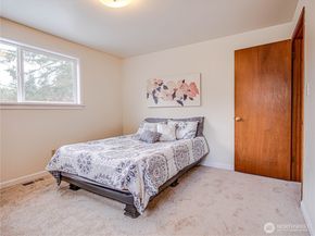 110 N 201st Street, Shoreline WA 98133