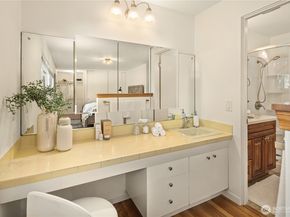 9750 SE 41st Street, Mercer Island WA 98040
