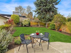 9750 SE 41st Street, Mercer Island WA 98040