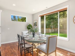5597 NW Muddy Paws Court, Bremerton WA 98312