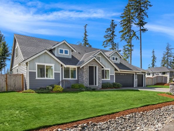 5597 NW Muddy Paws Court, Bremerton WA 98312