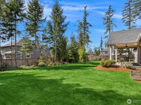 5597 NW Muddy Paws Court, Bremerton WA 98312