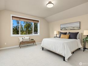 5597 NW Muddy Paws Court, Bremerton WA 98312