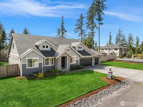 5597 NW Muddy Paws Court, Bremerton WA 98312