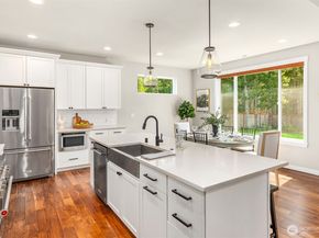 5597 NW Muddy Paws Court, Bremerton WA 98312
