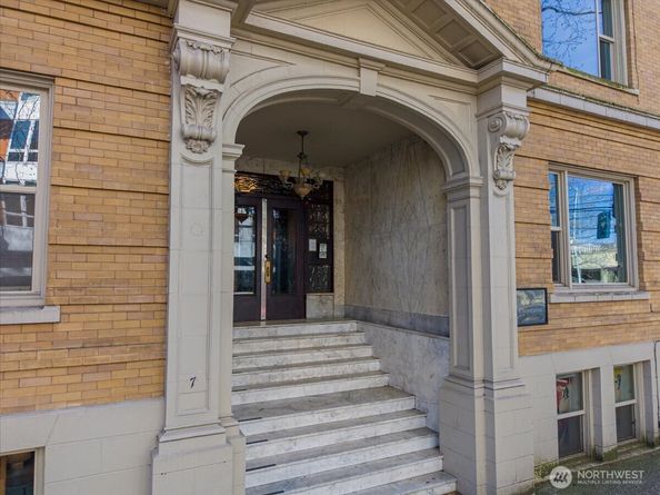 7 Harrison Street 20, Seattle WA 98109