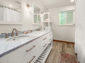 27518 Sandy Shores Drive SW, Vashon WA 98070
