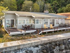 27518 Sandy Shores Drive SW, Vashon WA 98070